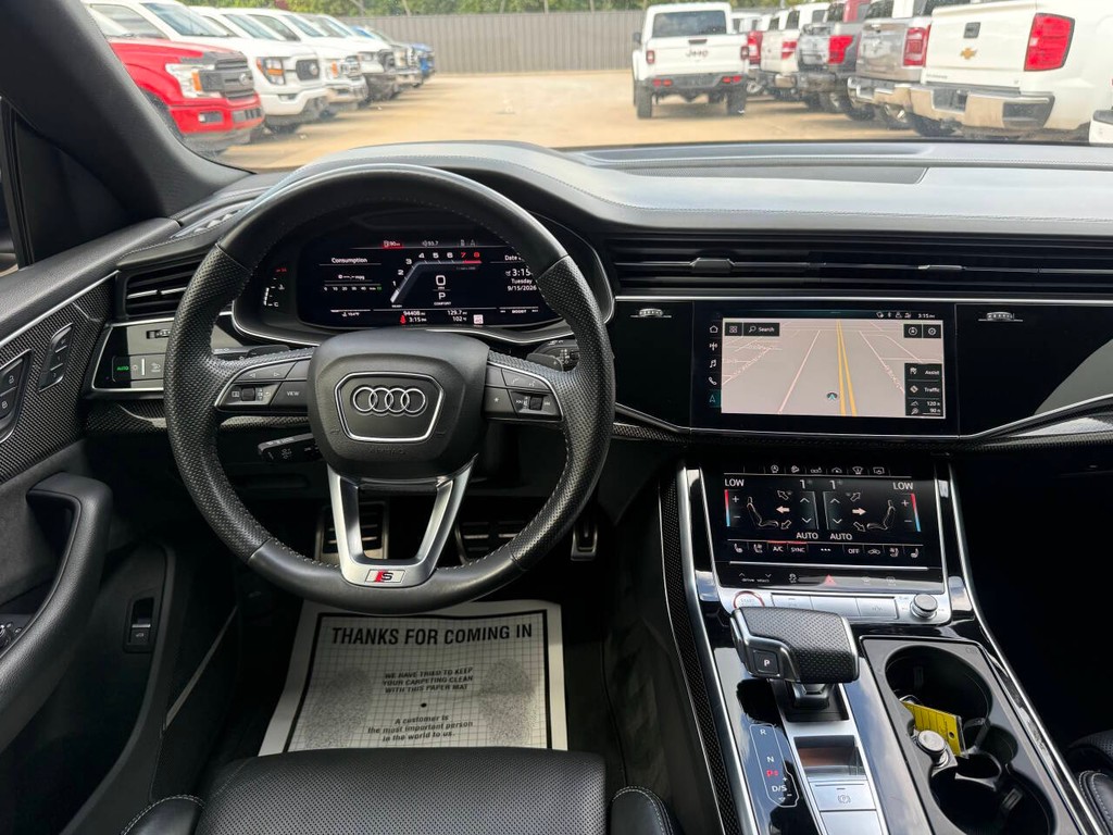 Audi SQ8 Vehicle Full-screen Gallery Image 21