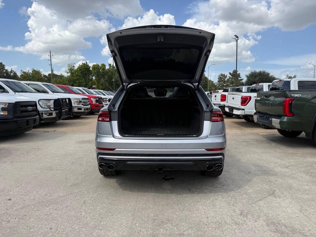 Audi SQ8 Vehicle Full-screen Gallery Image 37