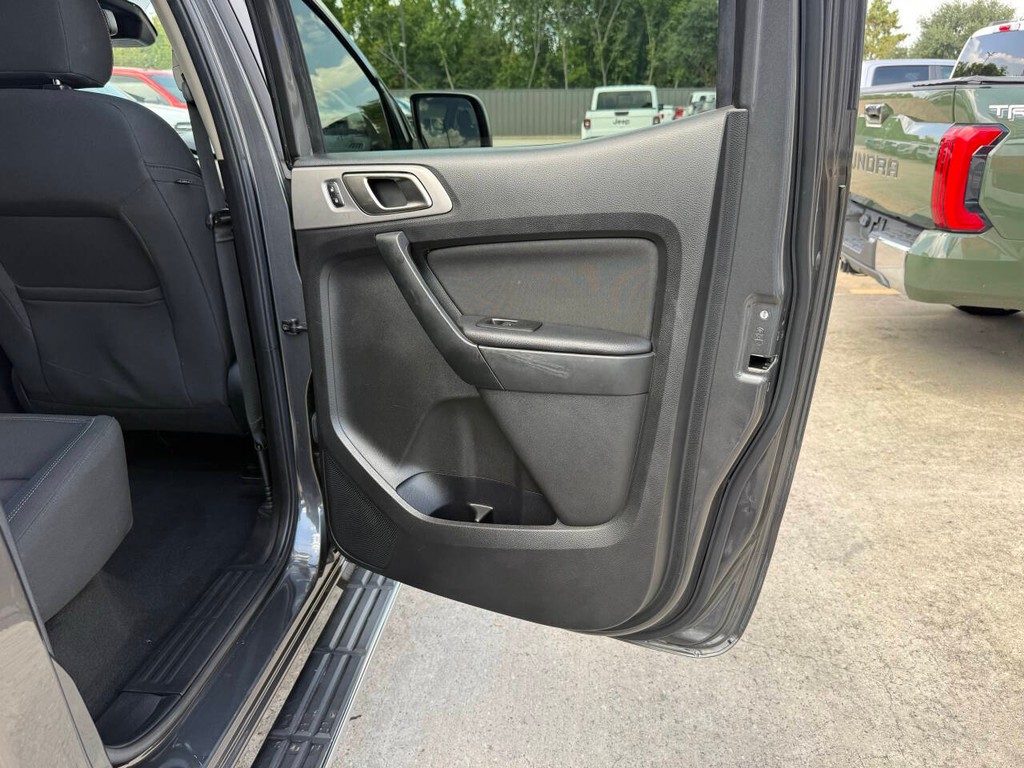 Ford Ranger Vehicle Full-screen Gallery Image 16