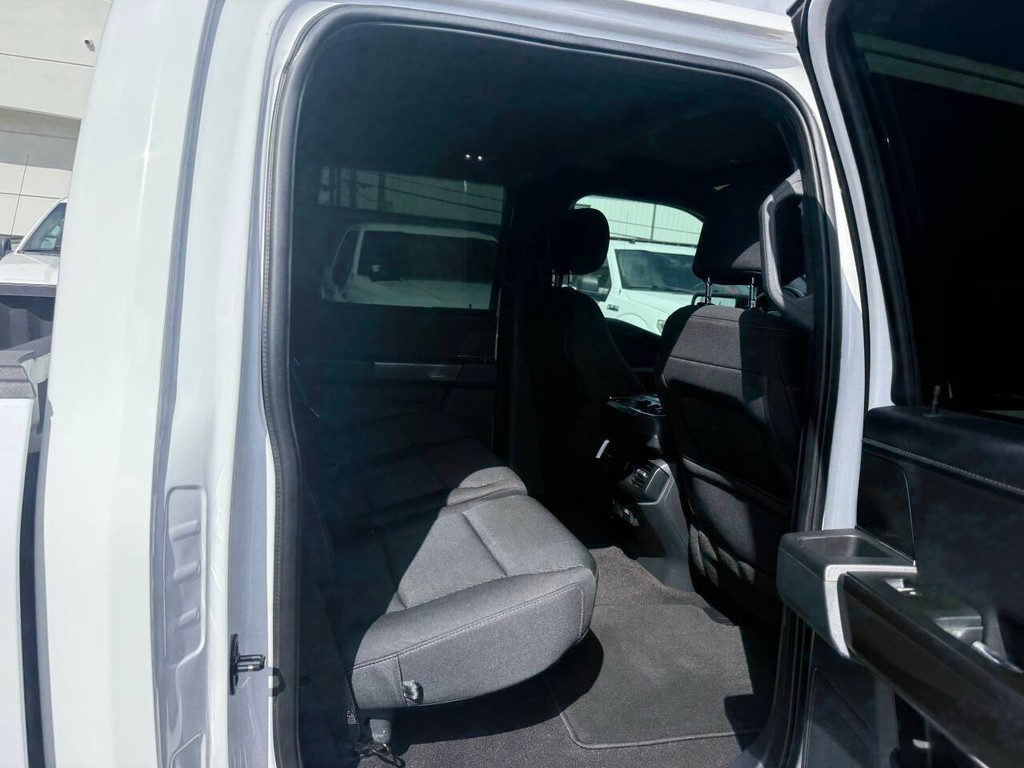 Ford F-150 Vehicle Full-screen Gallery Image 15