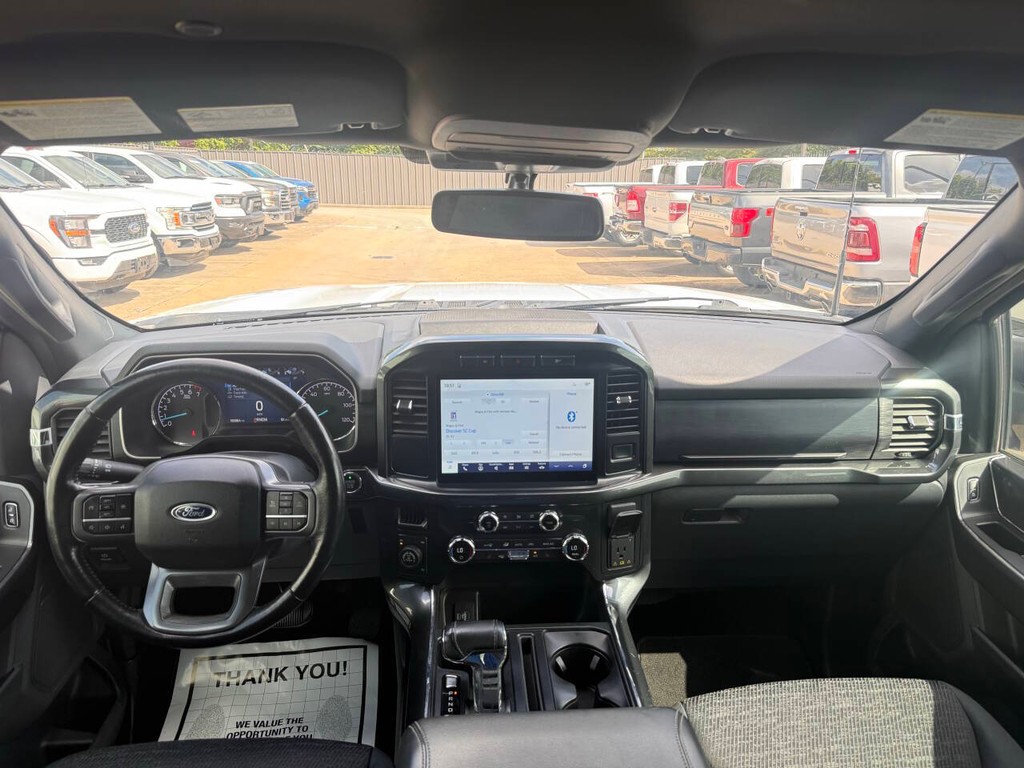 Ford F-150 Vehicle Full-screen Gallery Image 17
