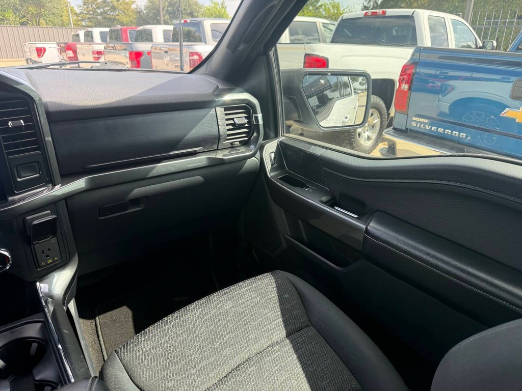 Ford F-150 Vehicle Full-screen Gallery Image 20