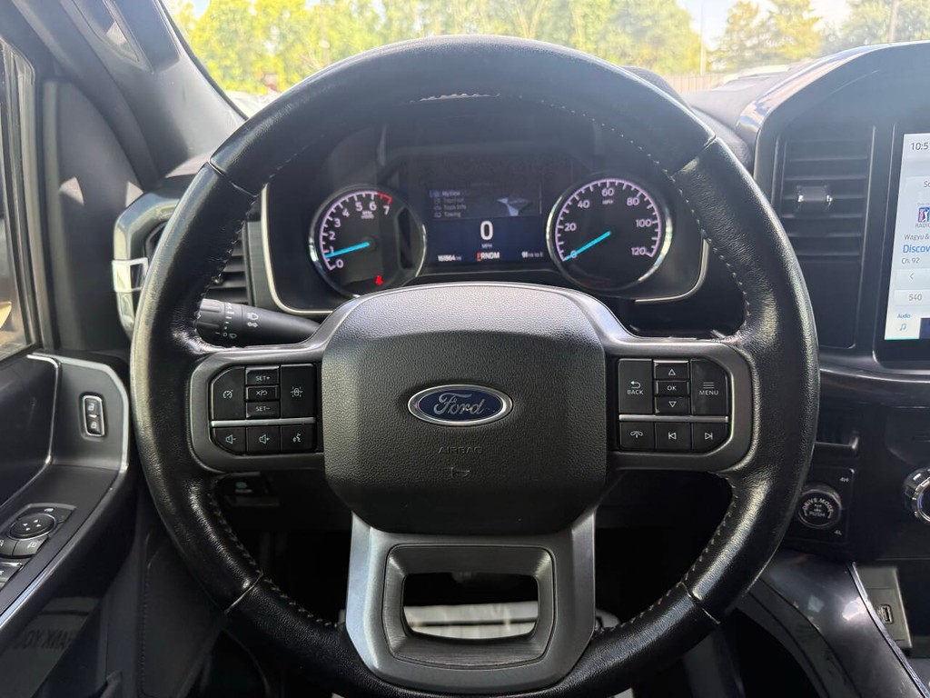 Ford F-150 Vehicle Full-screen Gallery Image 23