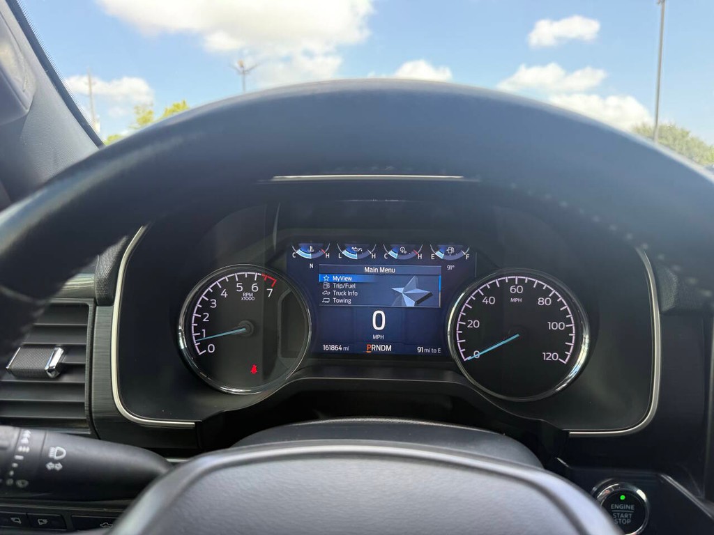 Ford F-150 Vehicle Full-screen Gallery Image 31