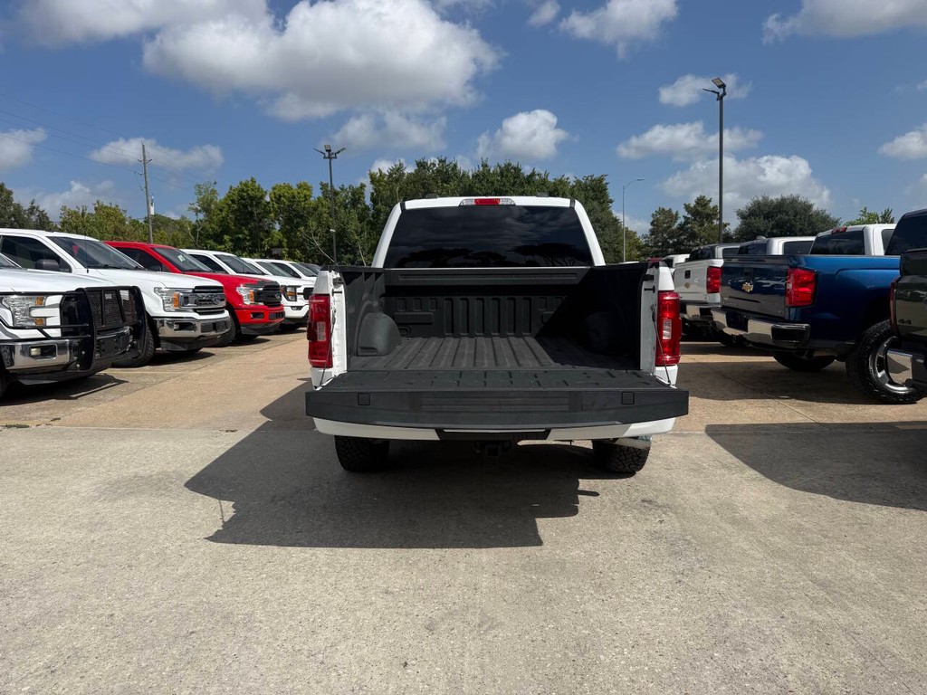 Ford F-150 Vehicle Full-screen Gallery Image 38