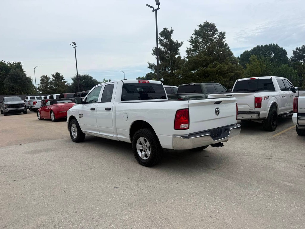 Ram 1500 Classic Vehicle Full-screen Gallery Image 04