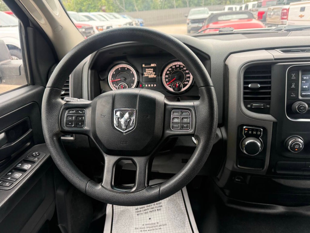 Ram 1500 Classic Vehicle Full-screen Gallery Image 22