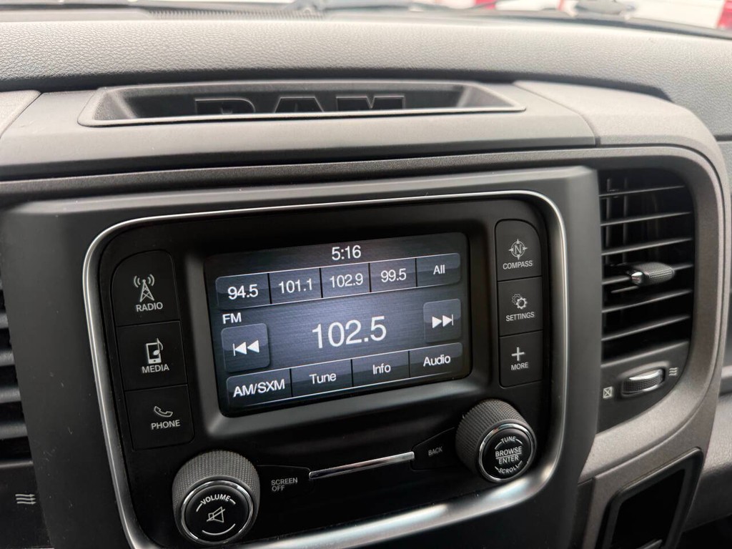 Ram 1500 Classic Vehicle Full-screen Gallery Image 25
