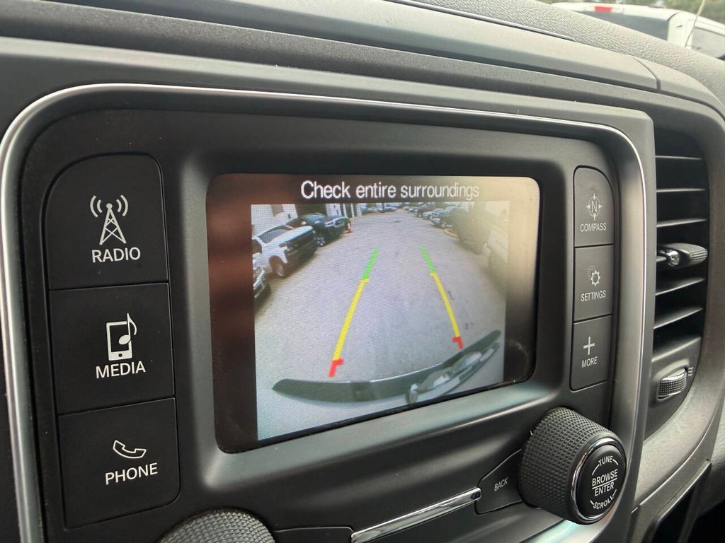 Ram 1500 Classic Vehicle Full-screen Gallery Image 26