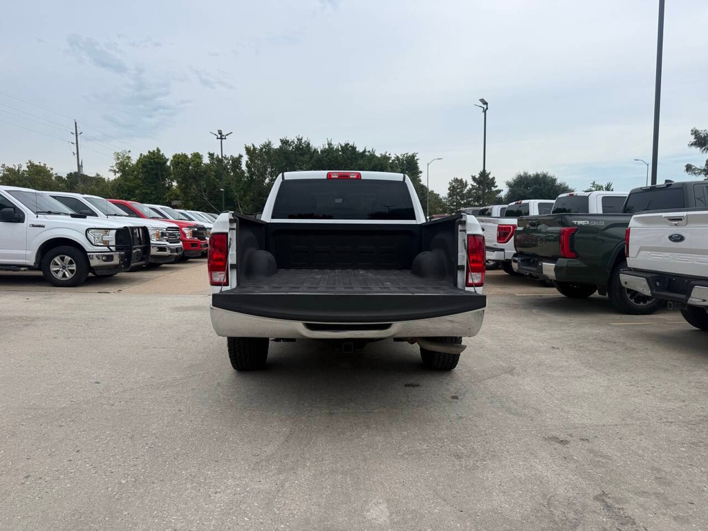 Ram 1500 Classic Vehicle Full-screen Gallery Image 37