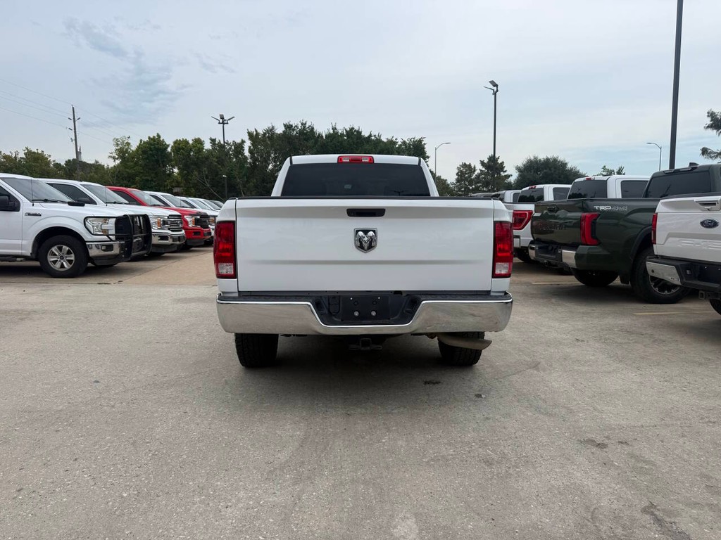 Ram 1500 Classic Vehicle Full-screen Gallery Image 38