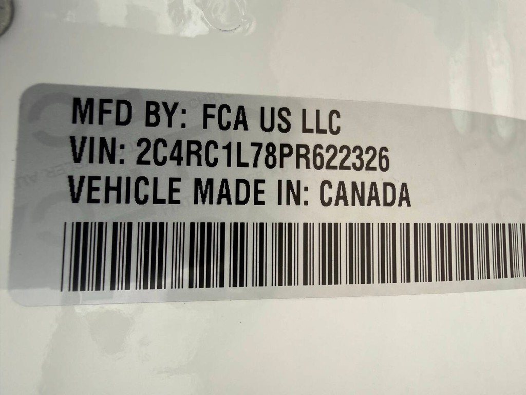 Chrysler Pacifica Vehicle Full-screen Gallery Image 31