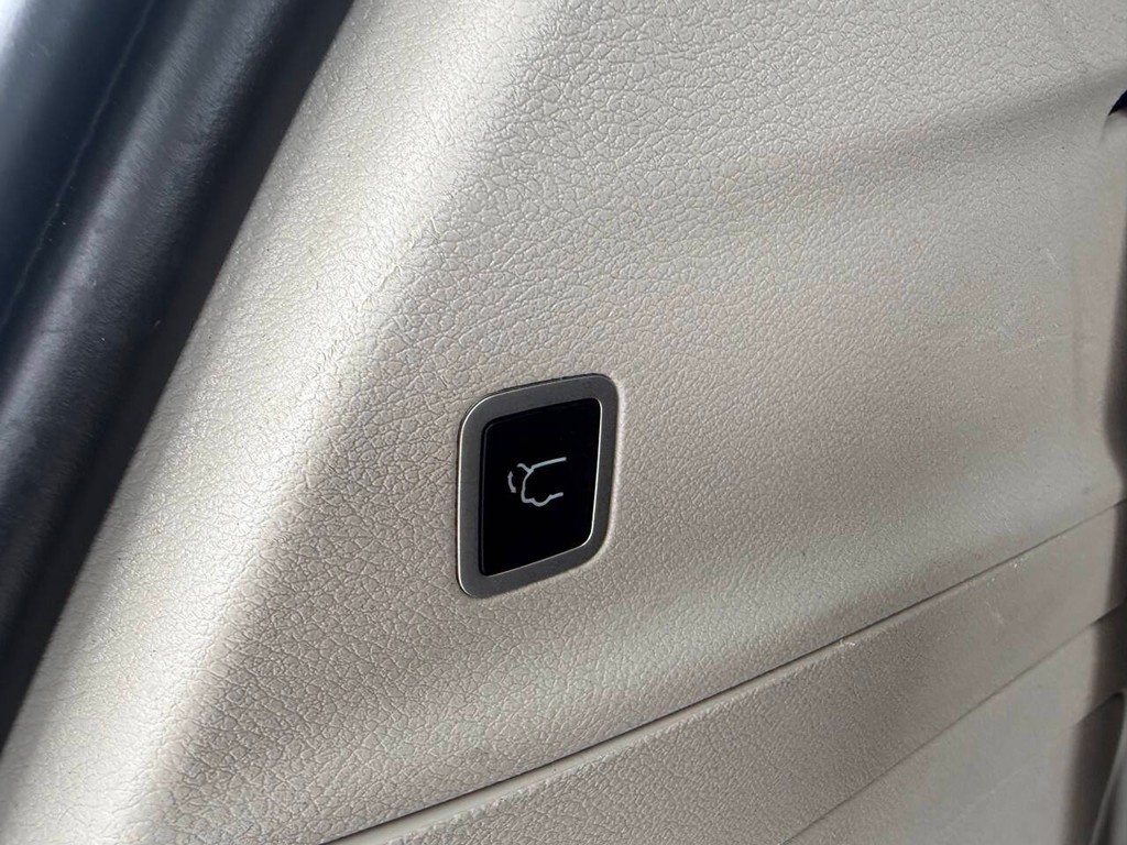 Chrysler Pacifica Vehicle Full-screen Gallery Image 36