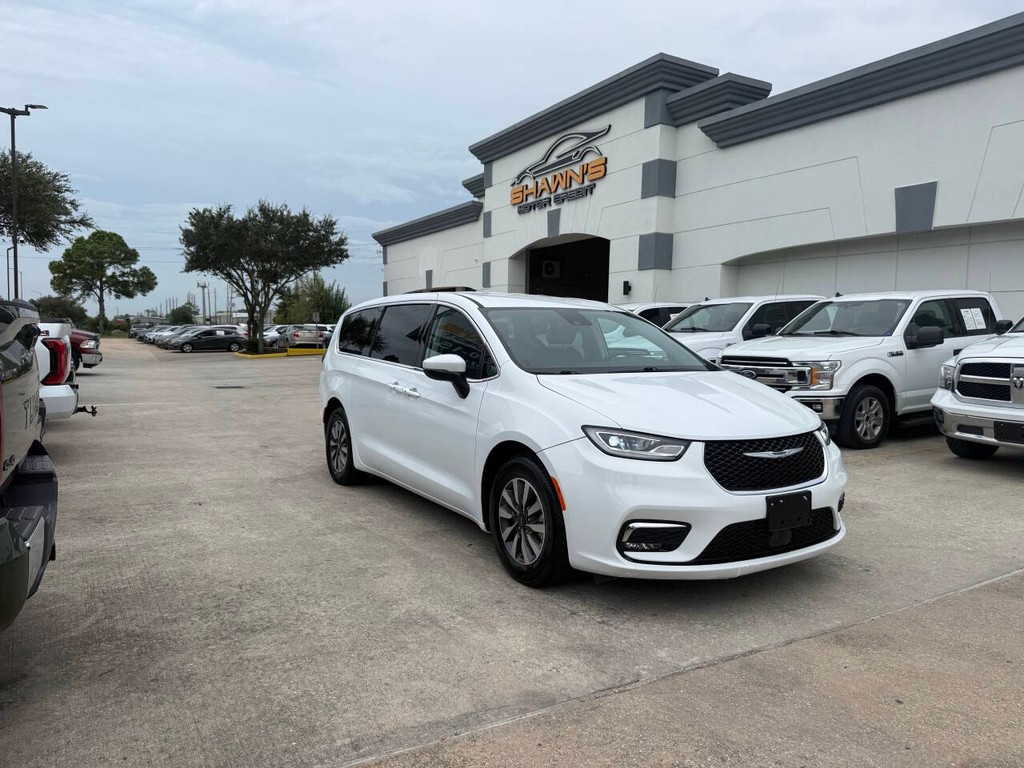 Chrysler Pacifica Vehicle Full-screen Gallery Image 41