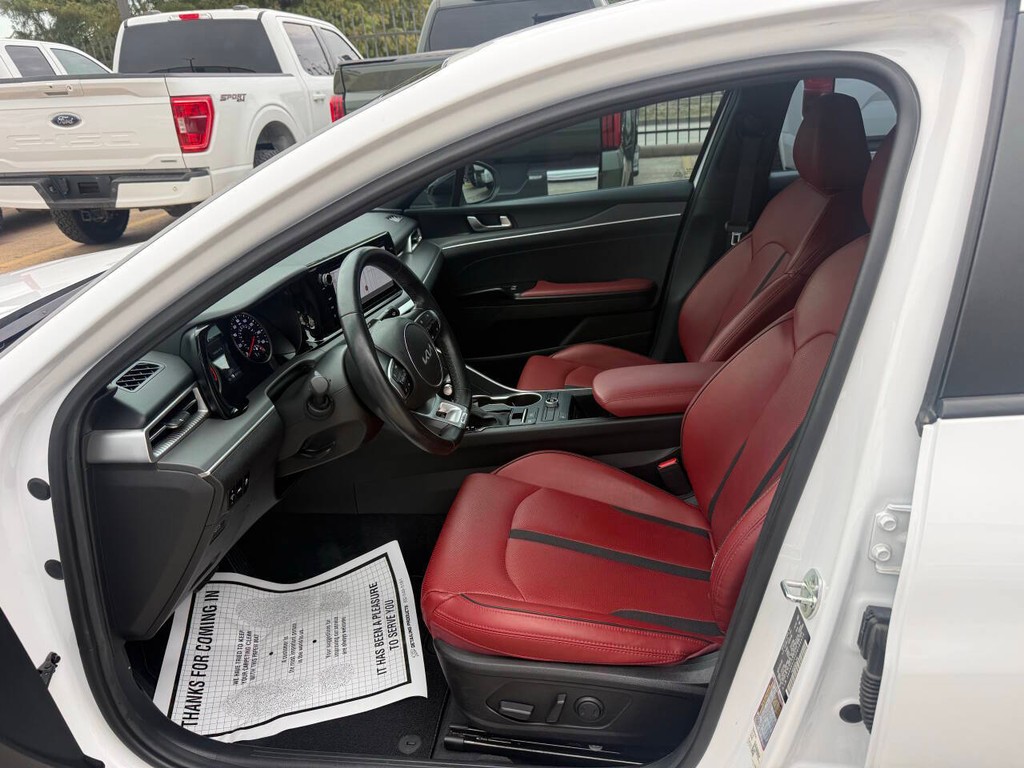 Kia K5 Vehicle Full-screen Gallery Image 07