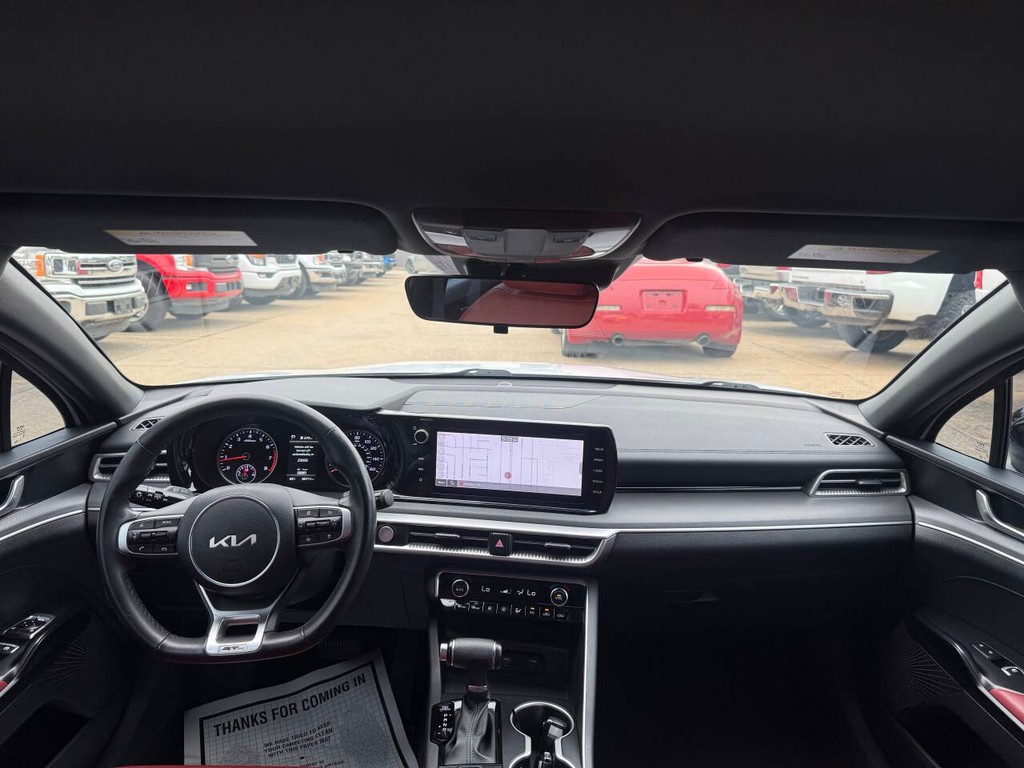 Kia K5 Vehicle Full-screen Gallery Image 17