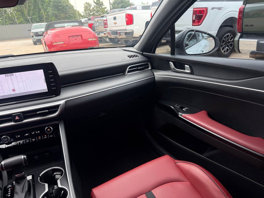 Kia K5 Vehicle Full-screen Gallery Image 20
