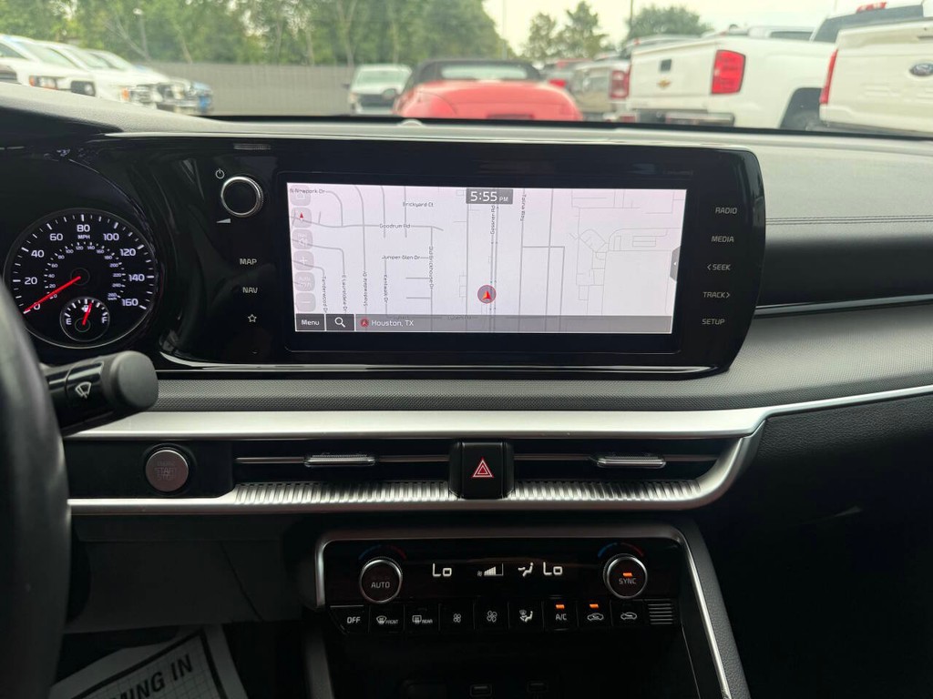 Kia K5 Vehicle Full-screen Gallery Image 24