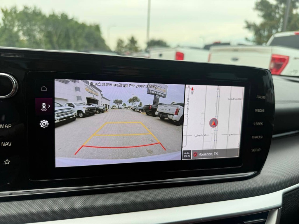 Kia K5 Vehicle Full-screen Gallery Image 26