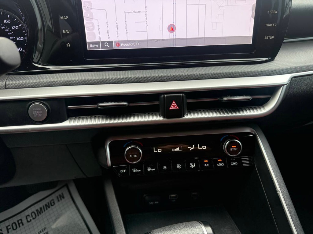 Kia K5 Vehicle Full-screen Gallery Image 27