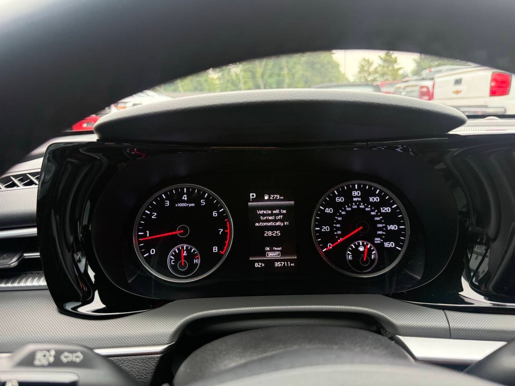 Kia K5 Vehicle Full-screen Gallery Image 30
