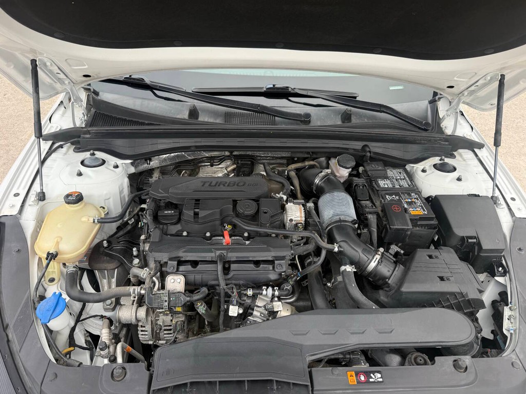 Kia K5 Vehicle Full-screen Gallery Image 33