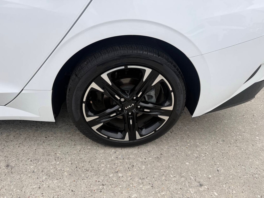 Kia K5 Vehicle Full-screen Gallery Image 34