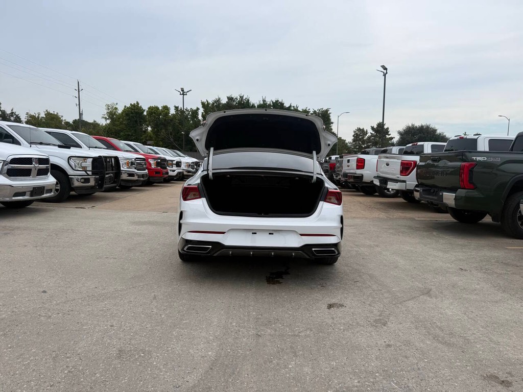 Kia K5 Vehicle Full-screen Gallery Image 35