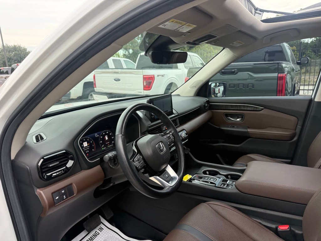 Honda Pilot Vehicle Full-screen Gallery Image 06