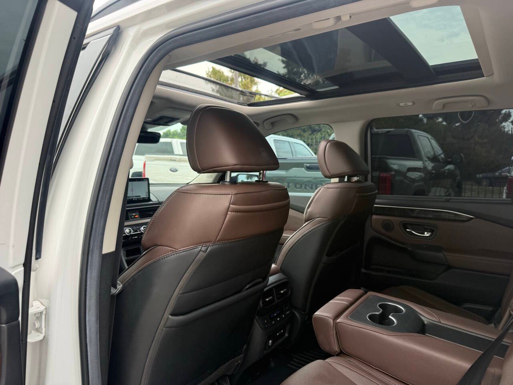 Honda Pilot Vehicle Full-screen Gallery Image 12