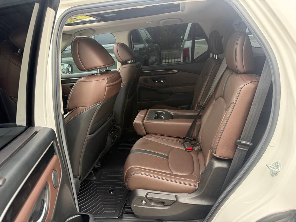 Honda Pilot Vehicle Full-screen Gallery Image 13
