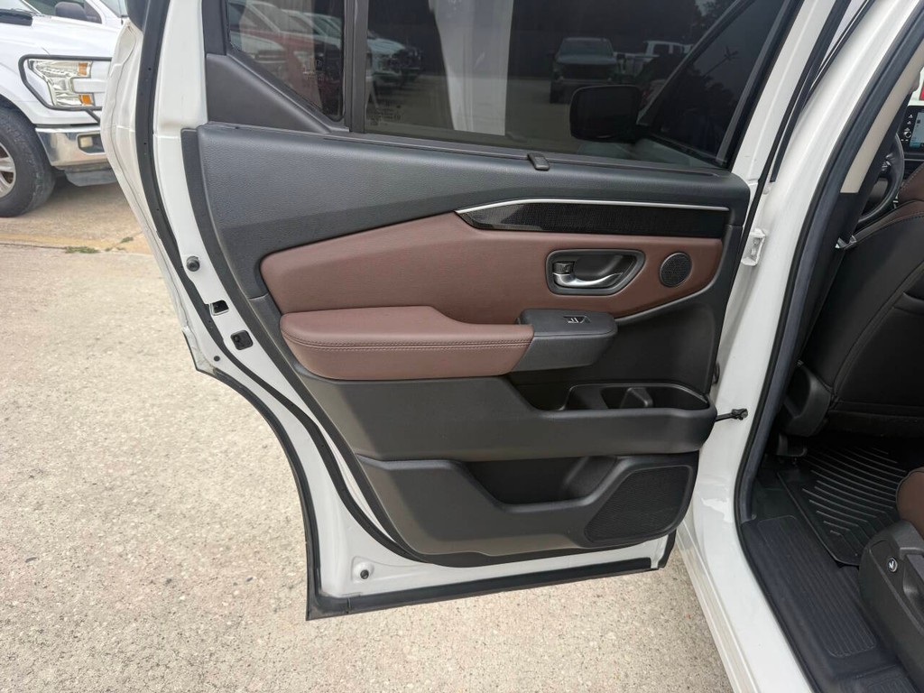 Honda Pilot Vehicle Full-screen Gallery Image 15