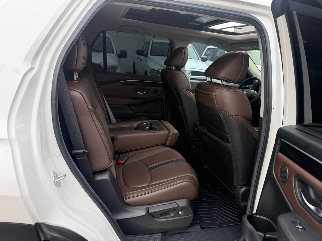 Honda Pilot Vehicle Full-screen Gallery Image 16