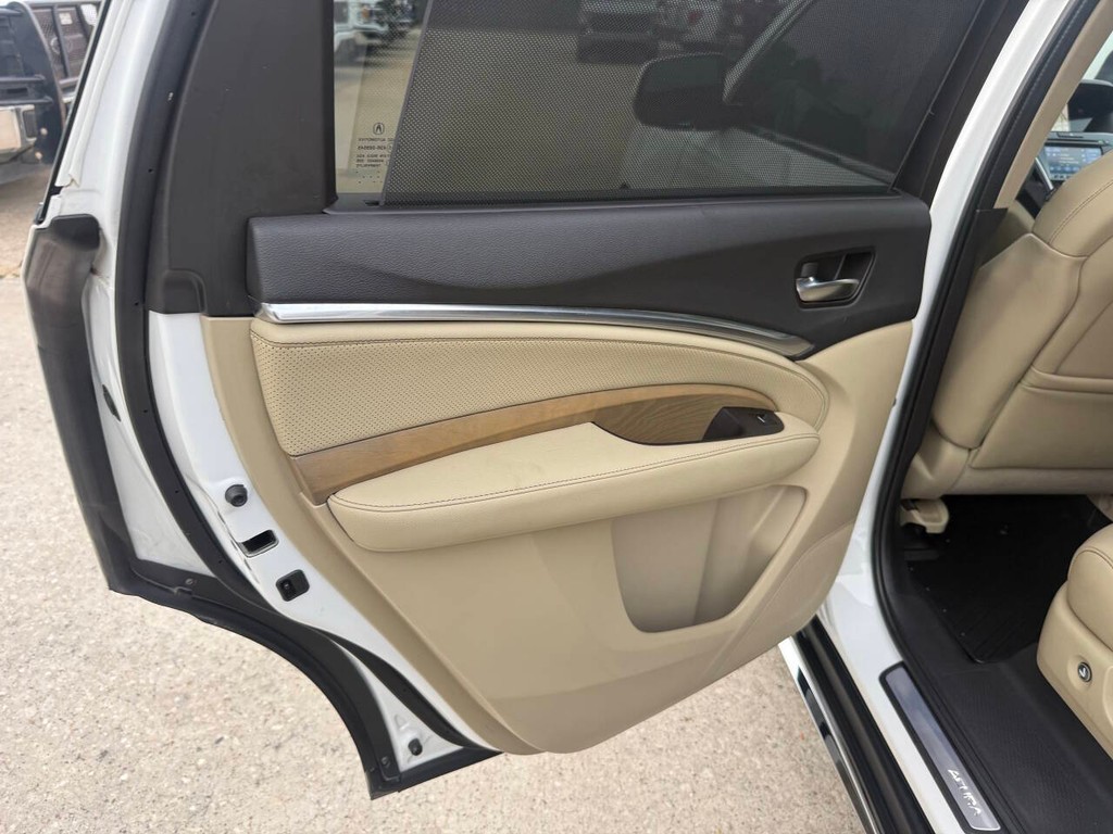 Acura MDX Vehicle Full-screen Gallery Image 14