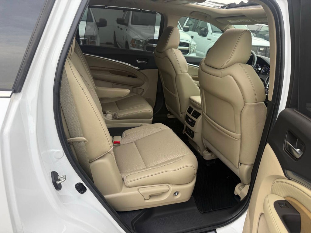 Acura MDX Vehicle Full-screen Gallery Image 16