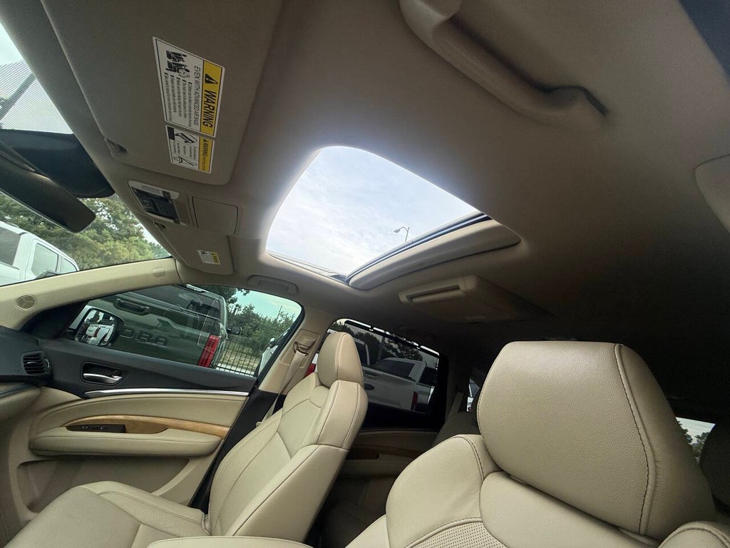 Acura MDX Vehicle Full-screen Gallery Image 35
