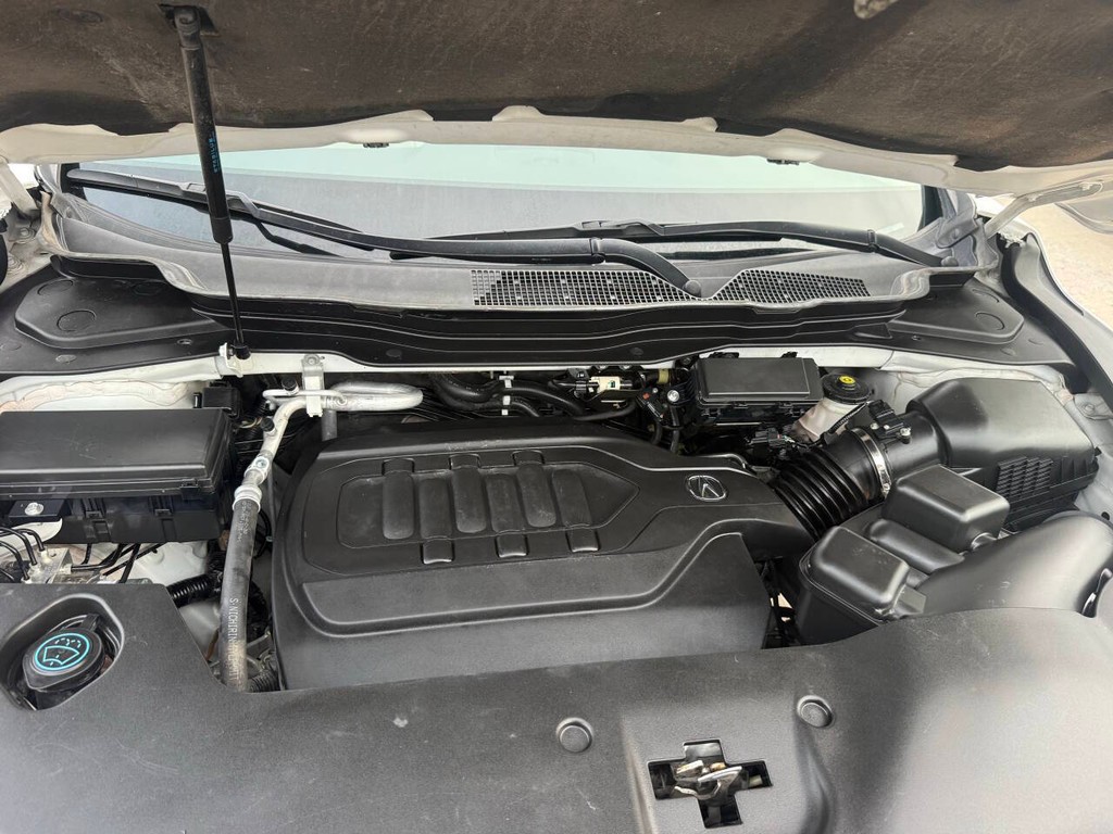 Acura MDX Vehicle Full-screen Gallery Image 39