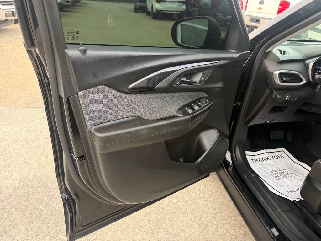Chevrolet Trailblazer Vehicle Full-screen Gallery Image 08