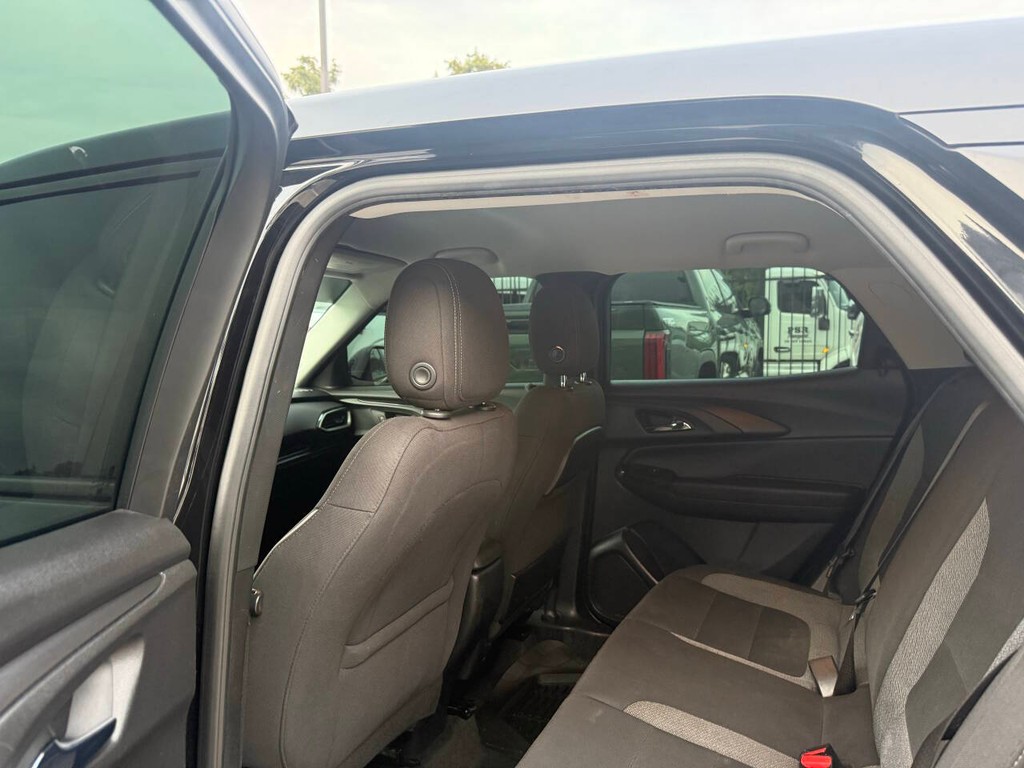 Chevrolet Trailblazer Vehicle Full-screen Gallery Image 12