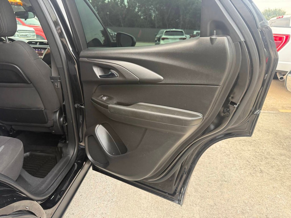 Chevrolet Trailblazer Vehicle Full-screen Gallery Image 16