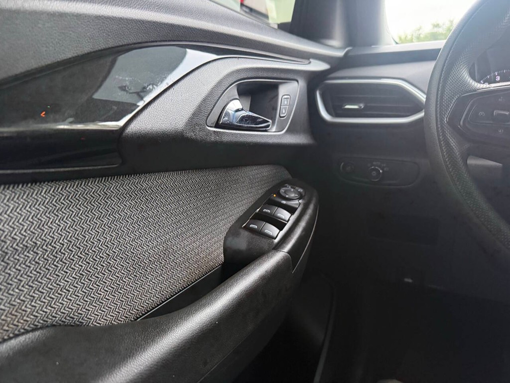 Chevrolet Trailblazer Vehicle Full-screen Gallery Image 30