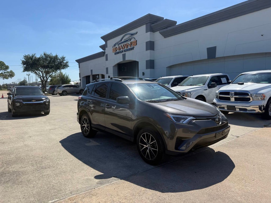 Toyota RAV4 Vehicle Full-screen Gallery Image 39