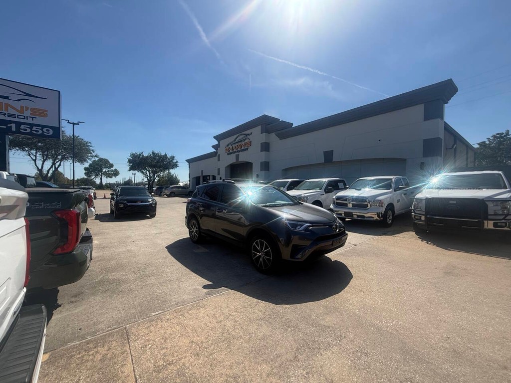 Toyota RAV4 Vehicle Full-screen Gallery Image 41