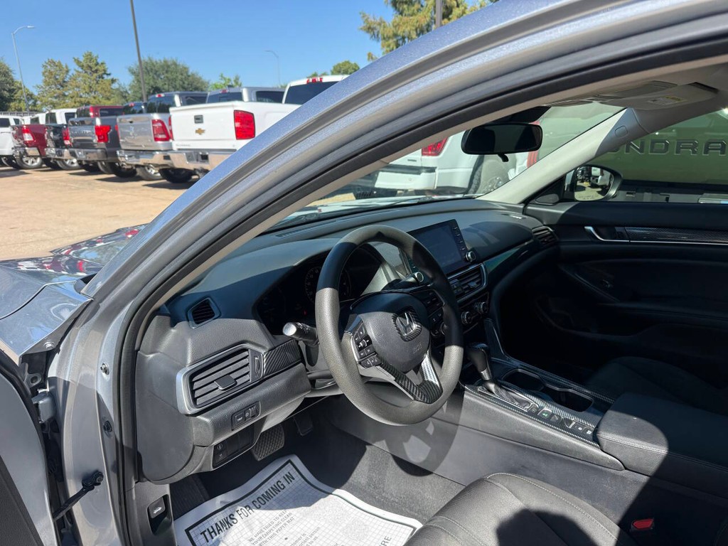 Honda Accord Sedan Vehicle Full-screen Gallery Image 06