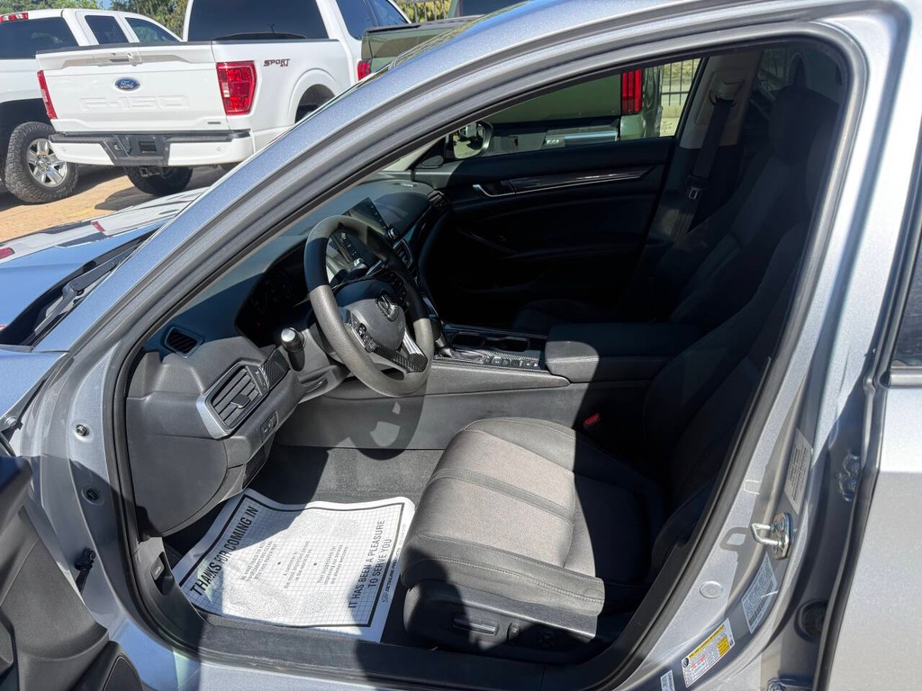 Honda Accord Sedan Vehicle Full-screen Gallery Image 07