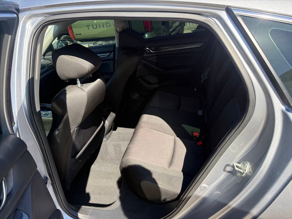 Honda Accord Sedan Vehicle Full-screen Gallery Image 13