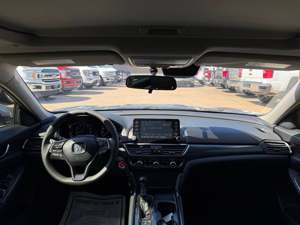 Honda Accord Sedan Vehicle Full-screen Gallery Image 17