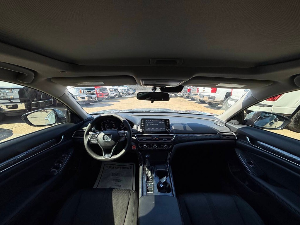 Honda Accord Sedan Vehicle Full-screen Gallery Image 18