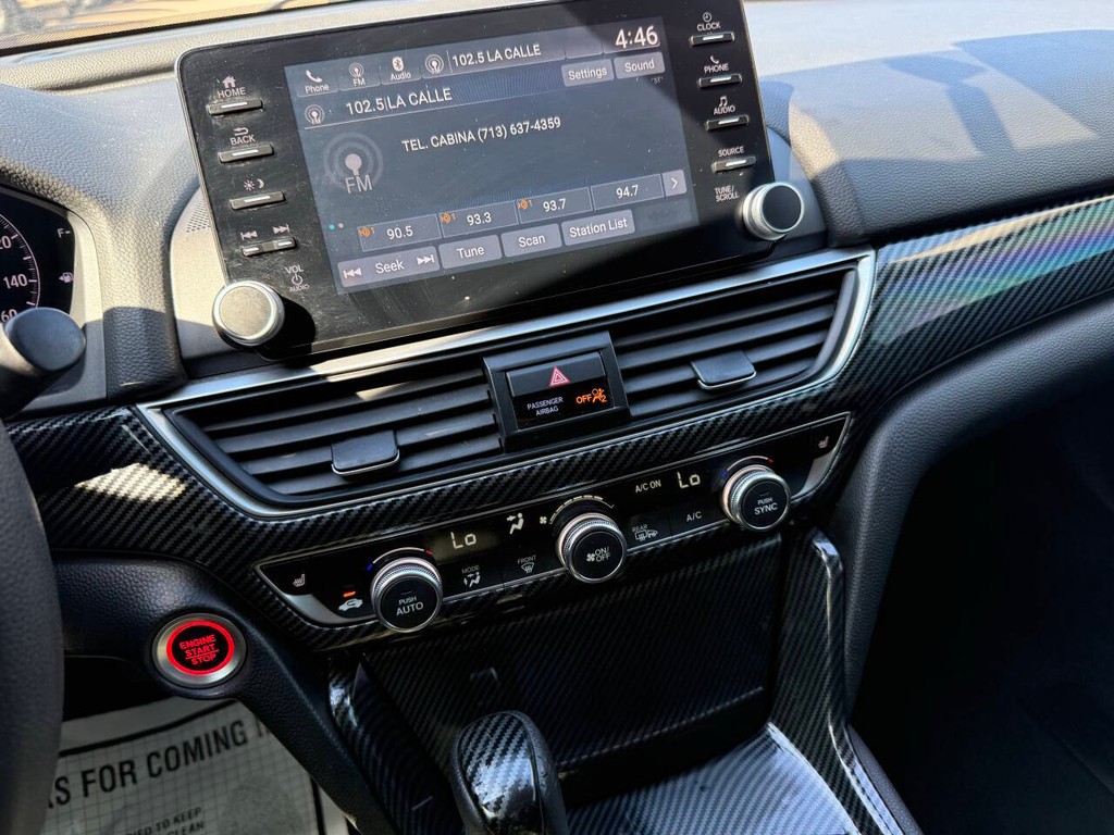 Honda Accord Sedan Vehicle Full-screen Gallery Image 27