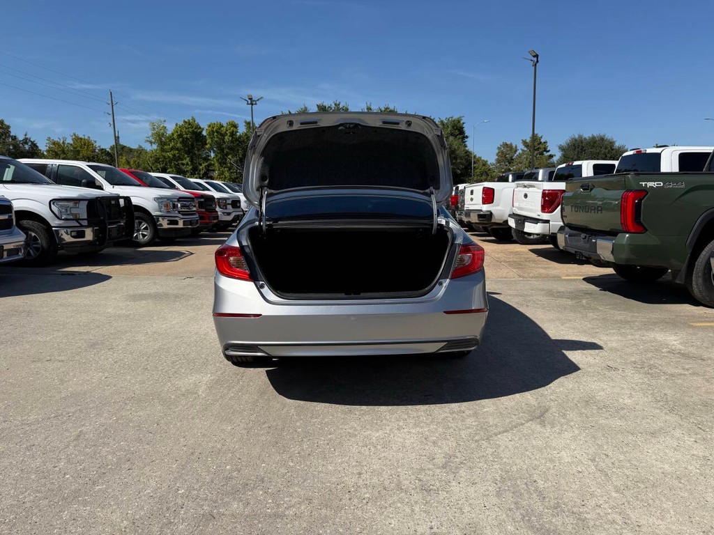 Honda Accord Sedan Vehicle Full-screen Gallery Image 36